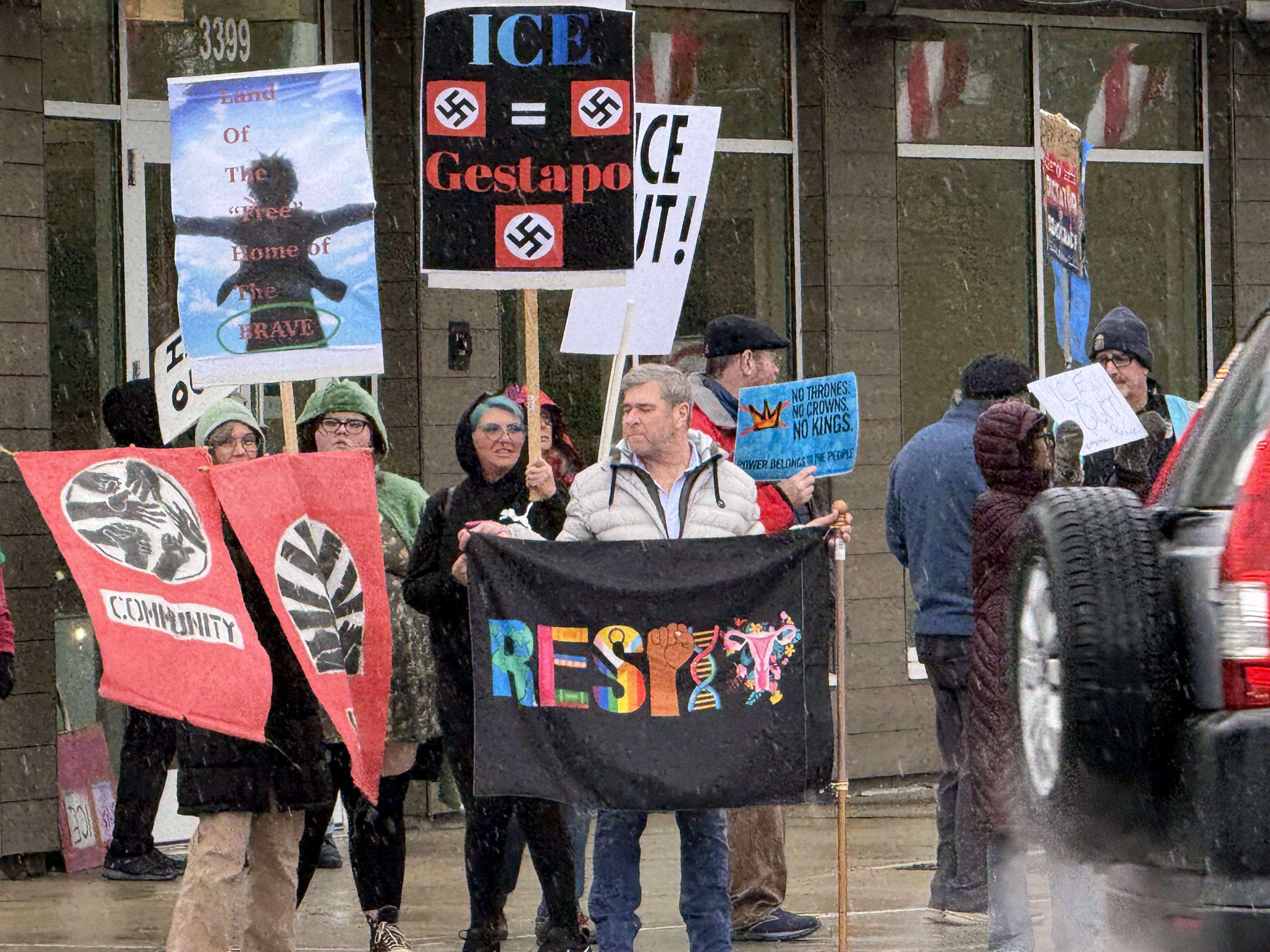 Weekly Clintonville pop-up protest